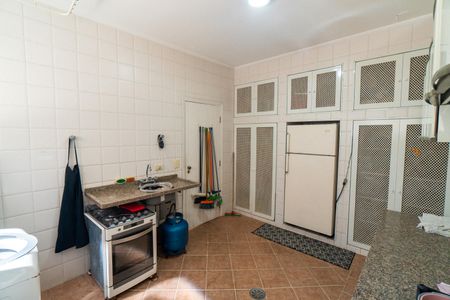 Casa à venda com 452m², 4 quartos e 5 vagasÁrea de Serviço