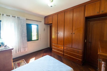 Casa à venda com 452m², 4 quartos e 5 vagasSuíte 2