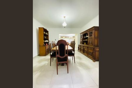 Casa à venda com 171m², 5 quartos e 3 vagas Casa à venda com 171m², 5 quartos e 3 vagasFoto 12