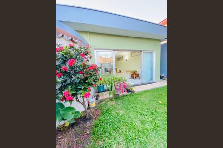 Casa à venda com 171m², 5 quartos e 3 vagas Casa à venda com 171m², 5 quartos e 3 vagasFoto 01