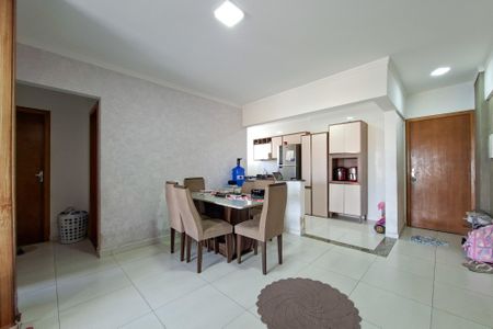 Apartamento para alugar com 82m², 2 quartos e 2 vagasSala