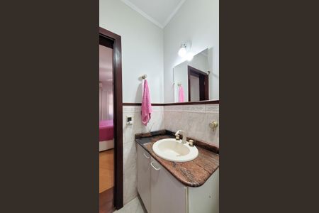 Casa de condomínio à venda com 360m², 5 quartos e 4 vagasBanheiro da Suíte 1