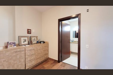 Casa de condomínio à venda com 360m², 5 quartos e 4 vagasSuíte 3