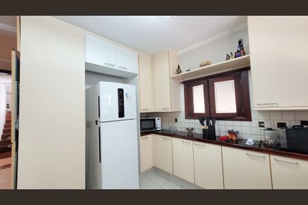 Casa de condomínio à venda com 360m², 5 quartos e 4 vagasCozinha