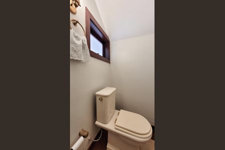 Casa de condomínio à venda com 360m², 5 quartos e 4 vagasLavabo