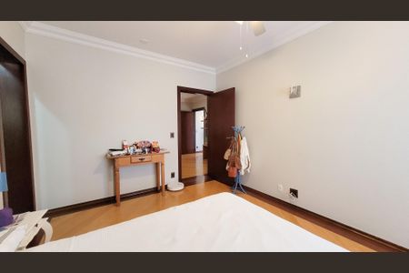 Casa de condomínio à venda com 360m², 5 quartos e 4 vagasSuíte 2