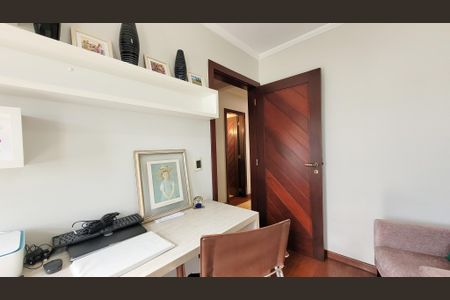 Casa de condomínio à venda com 360m², 5 quartos e 4 vagasEscritório