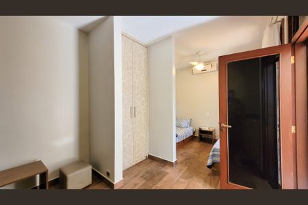 Casa de condomínio à venda com 360m², 5 quartos e 4 vagasSuíte 3