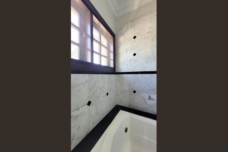 Casa de condomínio à venda com 360m², 5 quartos e 4 vagasBanheiro da Suíte 2