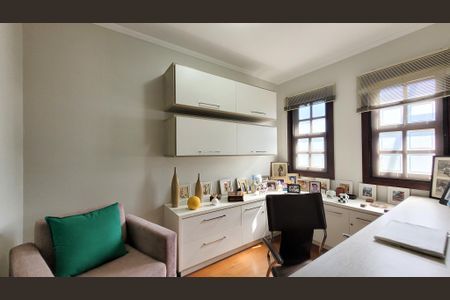 Casa de condomínio à venda com 360m², 5 quartos e 4 vagasEscritório