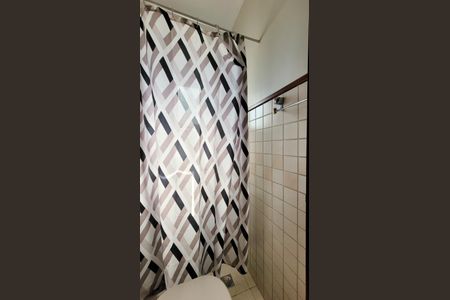 Casa de condomínio à venda com 360m², 5 quartos e 4 vagasBanheiro de serviço