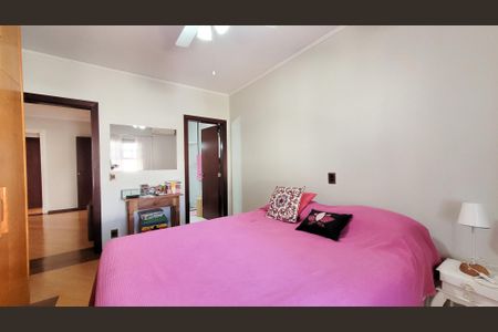 Casa de condomínio à venda com 360m², 5 quartos e 4 vagasSuíte 1