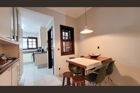 Casa de condomínio à venda com 360m², 5 quartos e 4 vagasCozinha