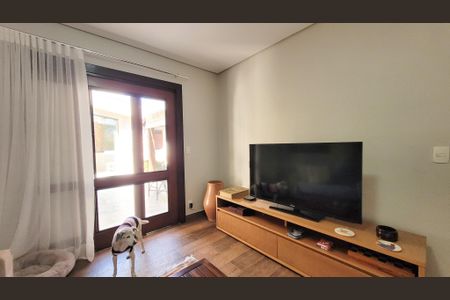 Casa de condomínio à venda com 360m², 5 quartos e 4 vagasSala de TV