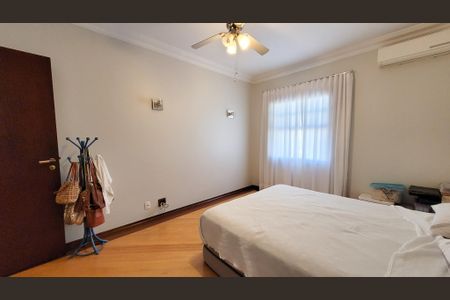 Casa de condomínio à venda com 360m², 5 quartos e 4 vagasSuíte 2