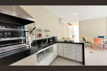 Casa de condomínio à venda com 360m², 5 quartos e 4 vagasEspaço Gourmet