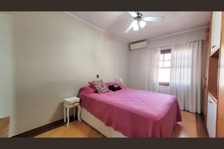 Casa de condomínio à venda com 360m², 5 quartos e 4 vagasSuíte 1