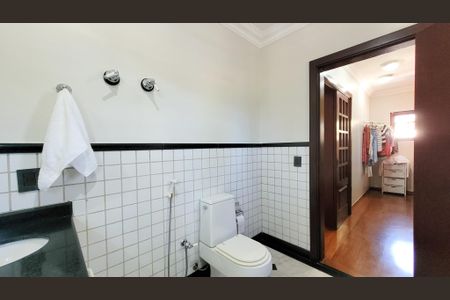 Casa de condomínio à venda com 360m², 5 quartos e 4 vagasBanheiro da Suíte 2