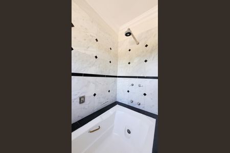 Casa de condomínio à venda com 360m², 5 quartos e 4 vagasBanheiro da Suíte 2