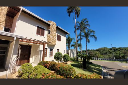 Casa de condomínio à venda com 360m², 5 quartos e 4 vagasFachada
