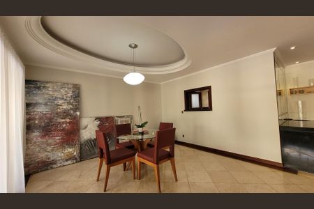 Casa de condomínio à venda com 360m², 5 quartos e 4 vagasSala