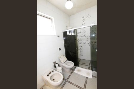 Casa à venda com 229m², 5 quartos e 4 vagasBanheiro Social