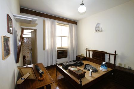 Casa à venda com 229m², 5 quartos e 4 vagasSuíte 1