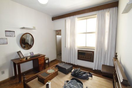 Casa à venda com 229m², 5 quartos e 4 vagasSuíte 1