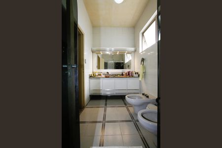 Casa à venda com 229m², 5 quartos e 4 vagasBanheiro Social