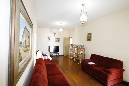 Casa à venda com 229m², 5 quartos e 4 vagasSala