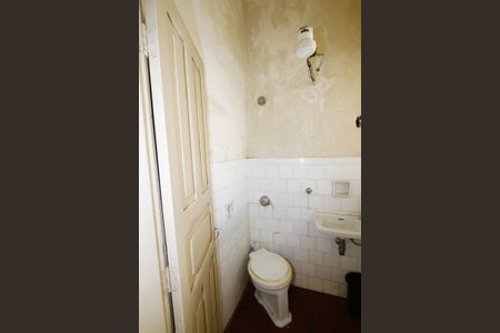 Casa à venda com 229m², 5 quartos e 4 vagasBanheiro de Serviço