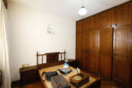 Casa à venda com 229m², 5 quartos e 4 vagasSuíte 1