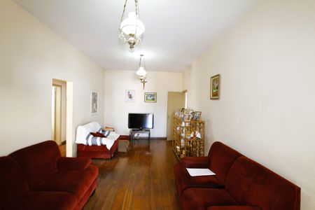 Casa à venda com 229m², 5 quartos e 4 vagasSala