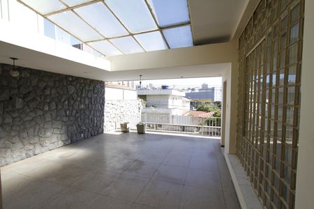 Casa à venda com 229m², 5 quartos e 4 vagasVaranda