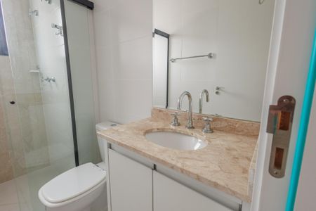 Apartamento para alugar com 66m², 2 quartos e 1 vaga Apartamento para alugar com 66m², 2 quartos e 1 vagaBanheiro da Suíte