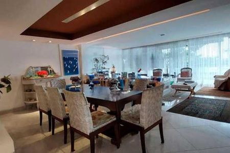 Apartamento à venda com 191m², 4 quartos e 4 vagas