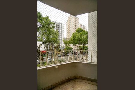 Apartamento para alugar com 69m², 2 quartos e 1 vaga Apartamento para alugar com 69m², 2 quartos e 1 vagaVaranda