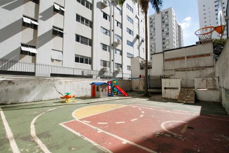Apartamento à venda com 248m², 2 quartos e 2 vagas Apartamento à venda com 248m², 2 quartos e 2 vagasÁrea Comum - Quadra Esportiva e Playground