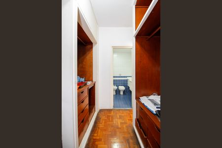 Apartamento à venda com 248m², 2 quartos e 2 vagas Apartamento à venda com 248m², 2 quartos e 2 vagasCloset da Suíte