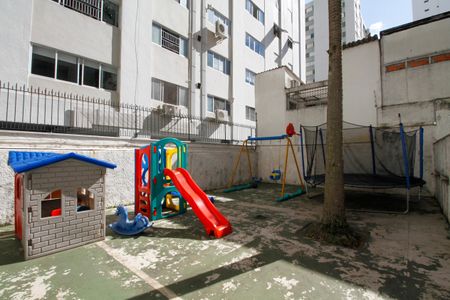 Apartamento à venda com 248m², 2 quartos e 2 vagas Apartamento à venda com 248m², 2 quartos e 2 vagasÁrea Comum - Quadra Esportiva e Playground