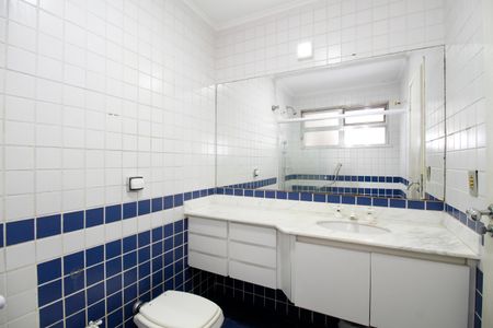 Apartamento à venda com 248m², 2 quartos e 2 vagas Apartamento à venda com 248m², 2 quartos e 2 vagasBanheiro da Suíte