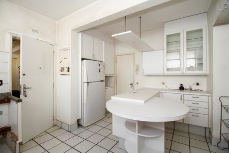 Apartamento à venda com 248m², 2 quartos e 2 vagas Apartamento à venda com 248m², 2 quartos e 2 vagasCozinha