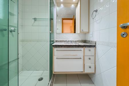 Apartamento para alugar com 143m², 3 quartos e 3 vagas Apartamento para alugar com 143m², 3 quartos e 3 vagasBanheiro da Suíte Master