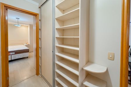 Apartamento para alugar com 143m², 3 quartos e 3 vagas Apartamento para alugar com 143m², 3 quartos e 3 vagasArmários