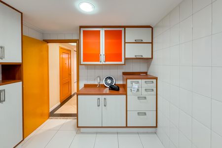 Apartamento para alugar com 143m², 3 quartos e 3 vagas Apartamento para alugar com 143m², 3 quartos e 3 vagasCozinha