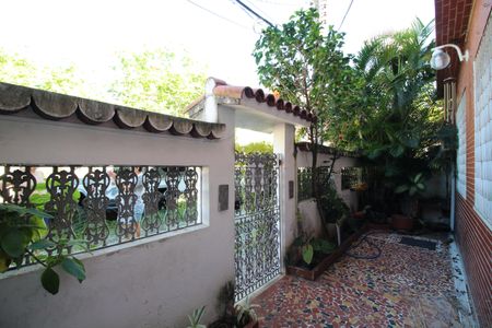 Apartamento para alugar com 70m², 2 quartos e sem vagaFrente