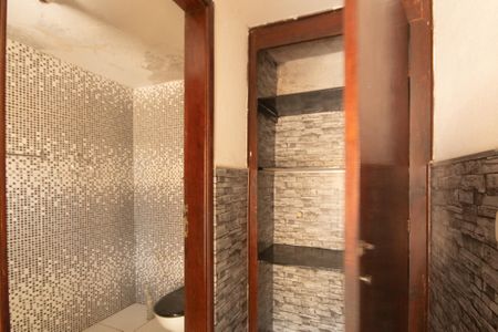 Casa à venda com 216m², 2 quartos e 4 vagas Casa à venda com 216m², 2 quartos e 4 vagasHall