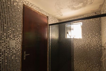 Casa à venda com 216m², 2 quartos e 4 vagas Casa à venda com 216m², 2 quartos e 4 vagasBanheiro