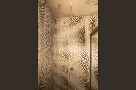 Casa à venda com 216m², 2 quartos e 4 vagas Casa à venda com 216m², 2 quartos e 4 vagasBanheiro