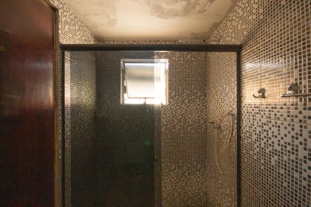 Casa à venda com 216m², 2 quartos e 4 vagas Casa à venda com 216m², 2 quartos e 4 vagasBanheiro